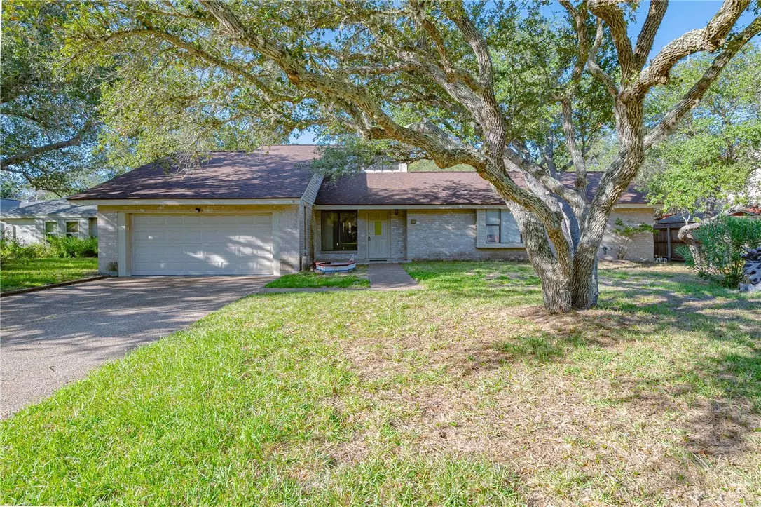 Rockport, TX 78382,116 Oaktree DR