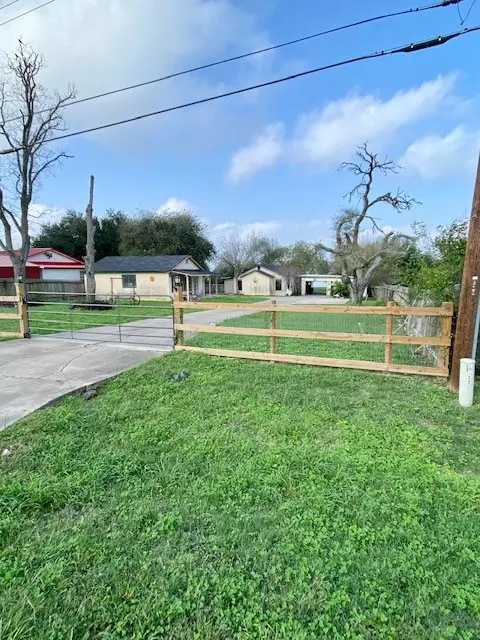 Mathis, TX 78368,119 Century DR