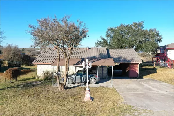 Sandia, TX 78383,122 E Lake View