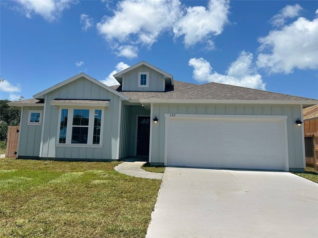 105 Broad Oak, Rockport, TX 78382