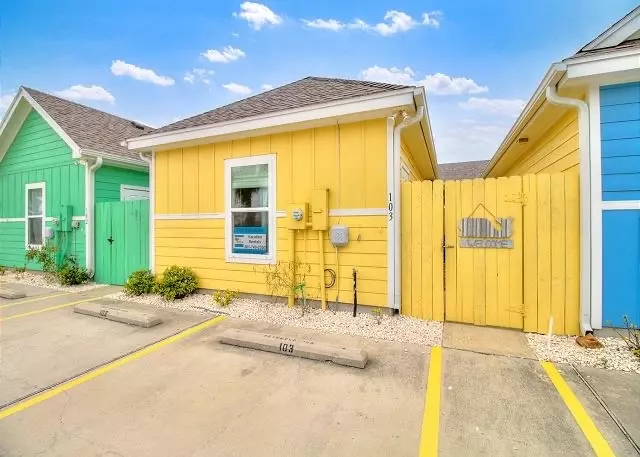 Port Aransas, TX 78373,2212 State Highway 361 #103