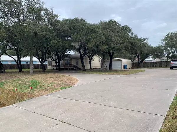 Rockport, TX 78382,602 Pine AVE