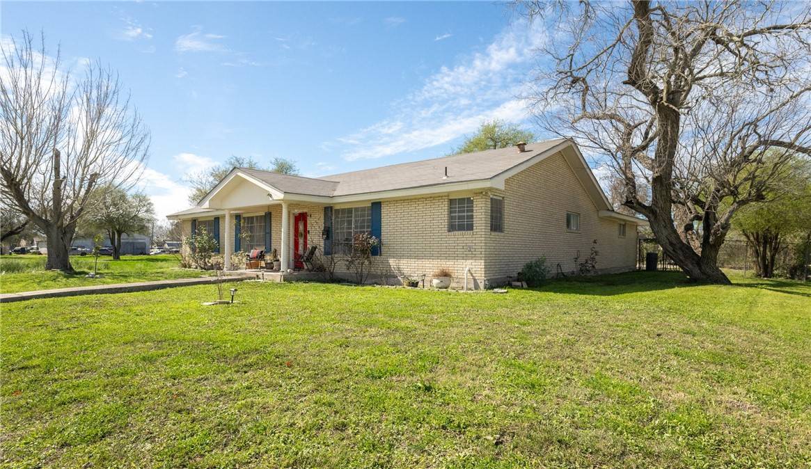 Alice, TX 78332,721 N King ST