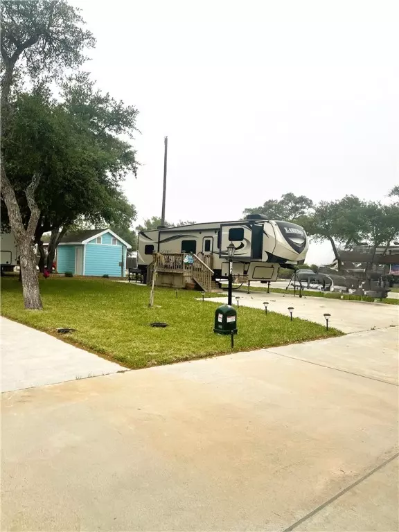 Rockport, TX 78382,1402 W Corpus Christi ST #32