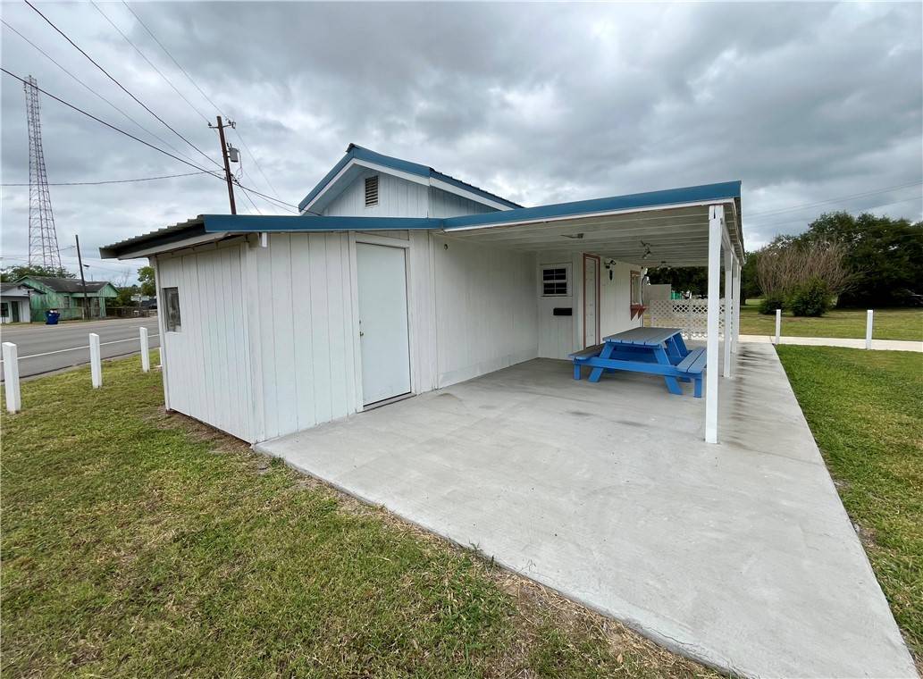 Falfurrias, TX 78355,100 E Huisache ST