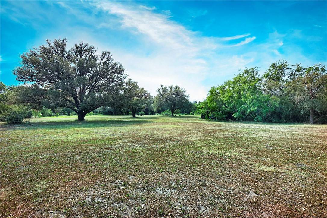 Sinton, TX 78387,225 Hazen AVE