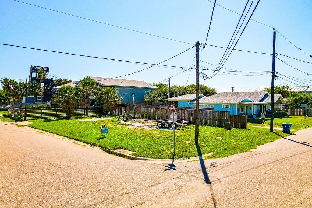 Port Aransas, TX 78373,426 E White AVE