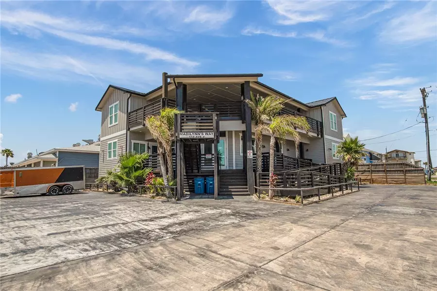 114 E Avenue J, Port Aransas, TX 78373