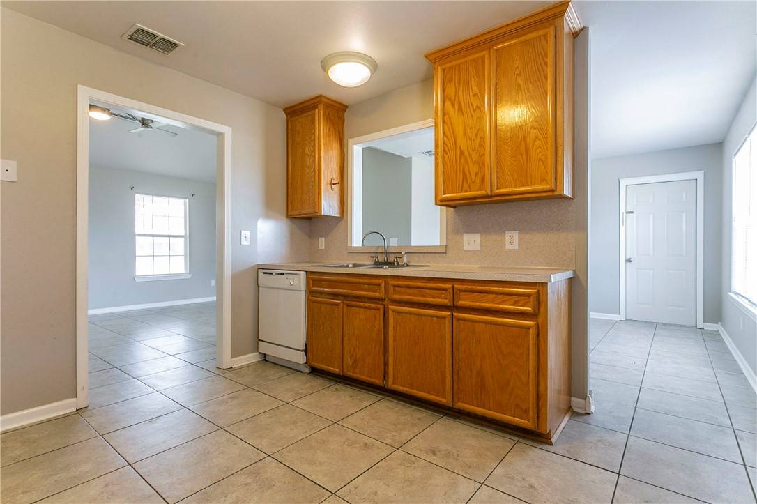 Sinton, TX 78387,127 Candlelite LN