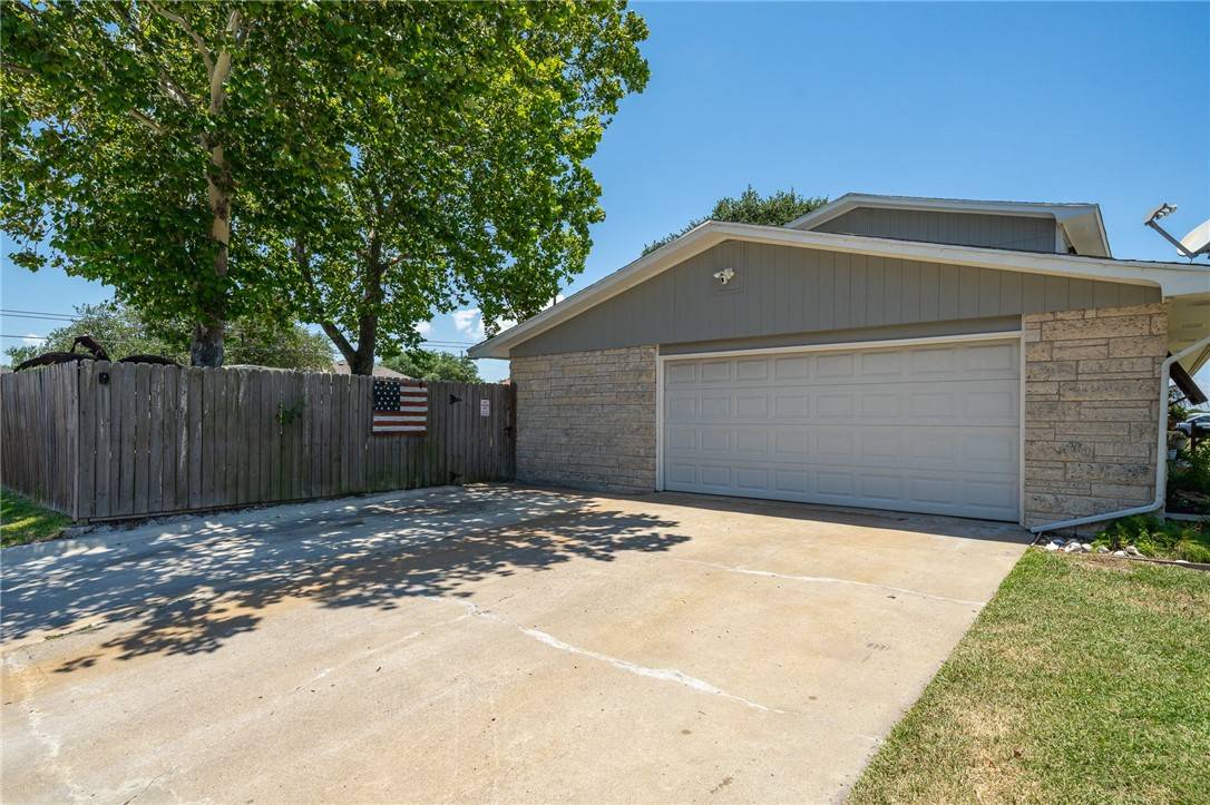 Aransas Pass, TX 78336,1507 W Palm DR