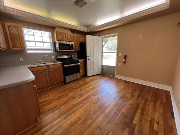 930 W Kenedy AVE Kingsville, TX 78363