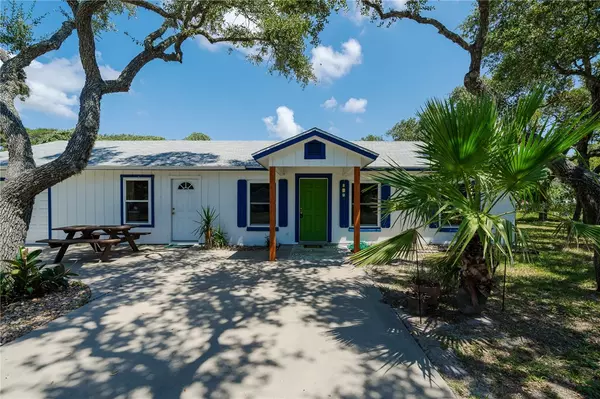 Rockport, TX 78382,220 E Laurel ST