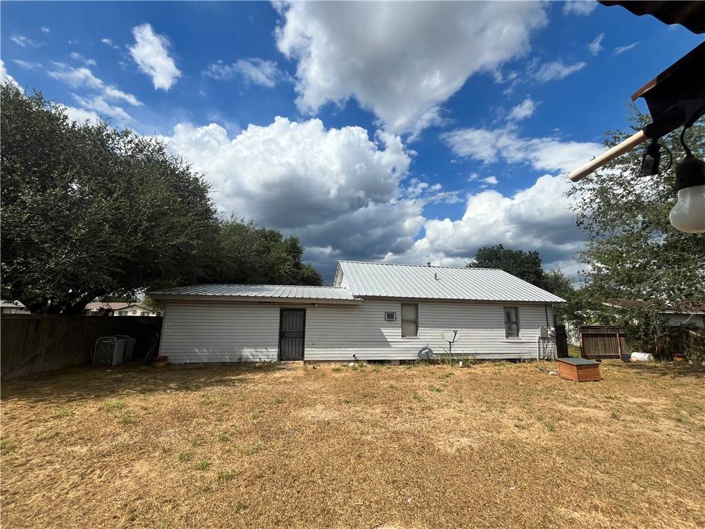 Freer, TX 78357,305 Laredo ST