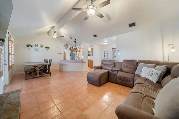Sandia, TX 78383,6135 Oakhill