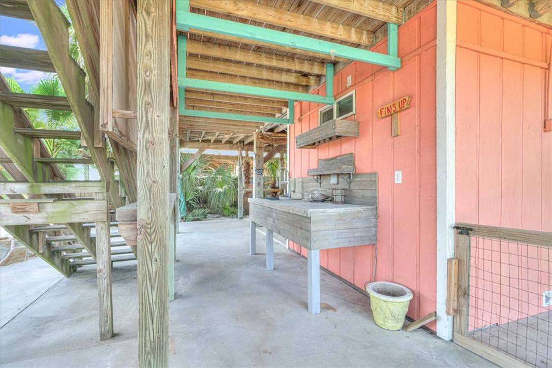 Port Aransas, TX 78373,1338 Ross AVE