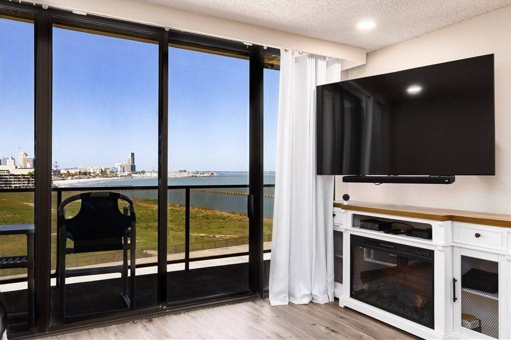 Corpus Christi, TX 78404,1400 Ocean DR #501 C