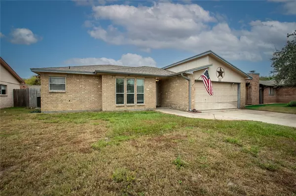 2611 Live Oak ST, Ingleside, TX 78362