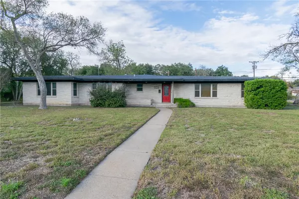 1327 Southwood ST, Alice, TX 78332