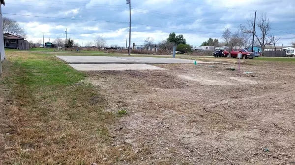 Rockport, TX 78382,110 & 112 Little San Antonio