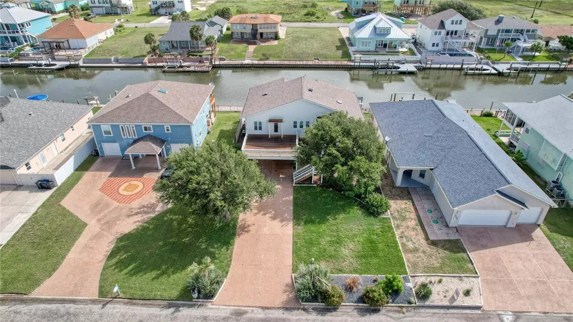 Rockport, TX 78382,202 Lands End ST