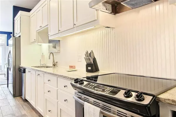 Port Aransas, TX 78373,160 Social CIR #2-102
