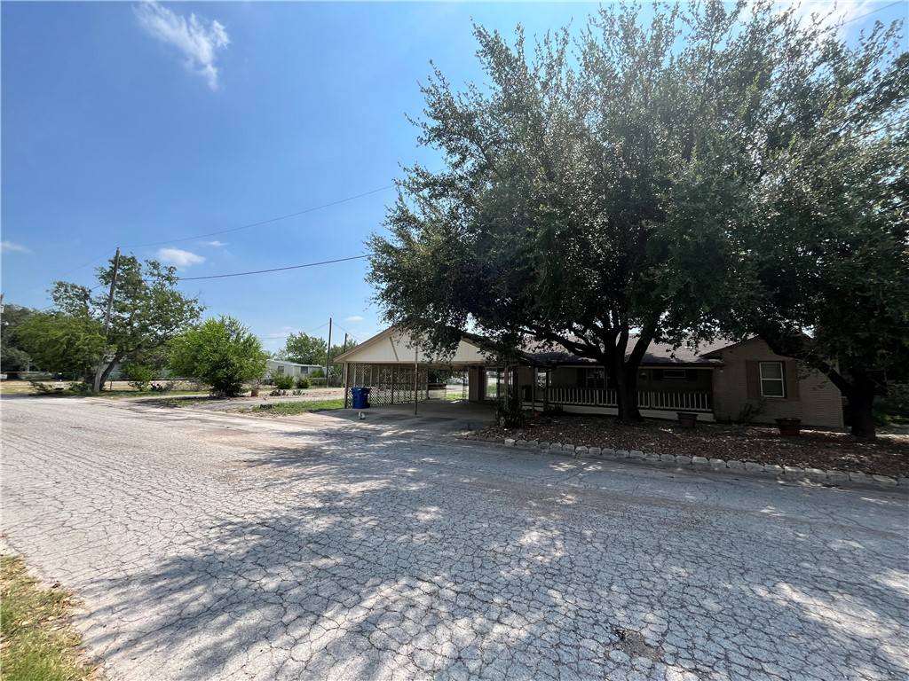 Freer, TX 78357,306 N Texas AVE