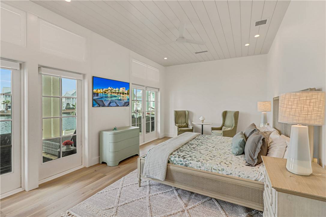 Port Aransas, TX 78373,214 Lakeshore ST