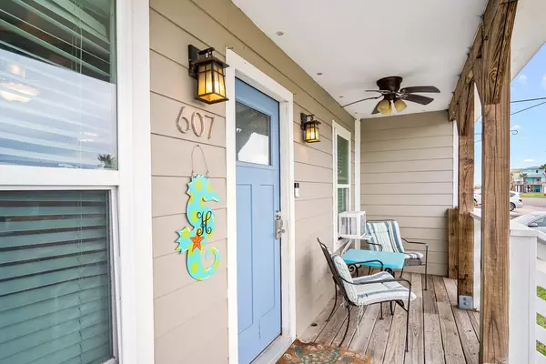 607 S Gulf ST, Port Aransas, TX 78373