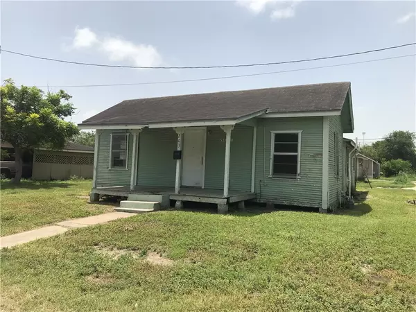 203 N First ST, Robstown, TX 78380