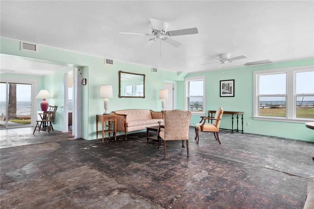 Rockport, TX 78382,3657 Copano DR