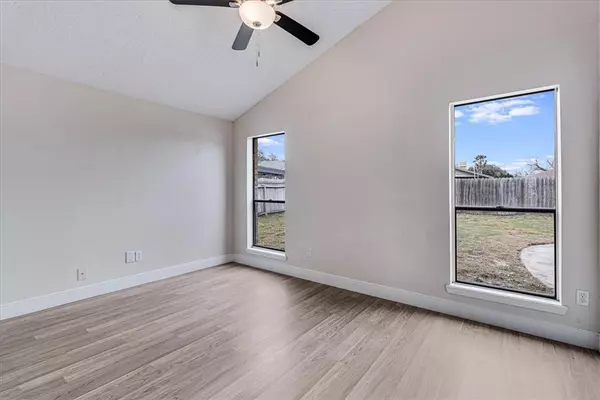 Corpus Christi, TX 78418,985 Crossbill ST