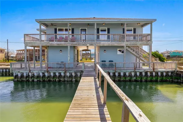 646 Copano Ridge RD, Rockport, TX 78382
