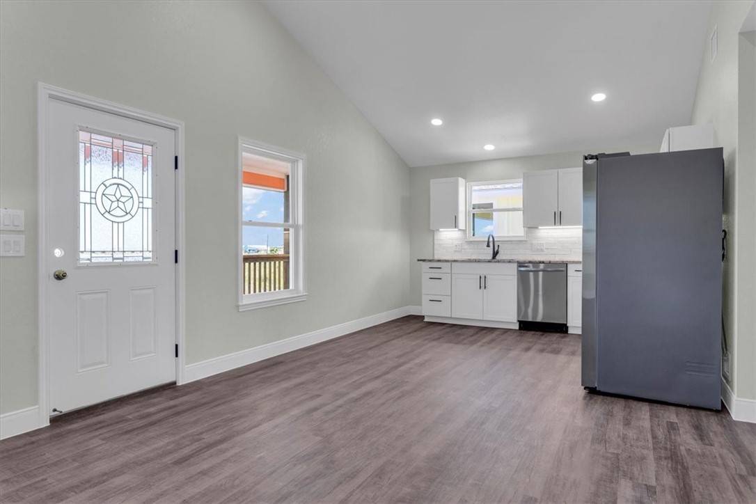 Rockport, TX 78382,385 W Misty Oak