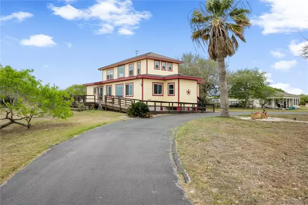 201 Copano Bay DR, Bayside, TX 78340