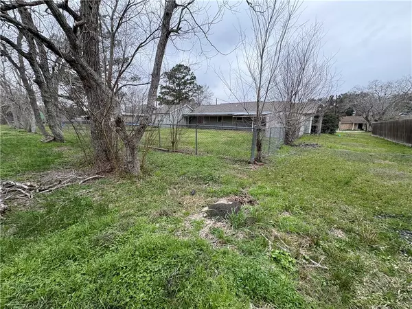 Edna, TX 77957,203 Dugger ST