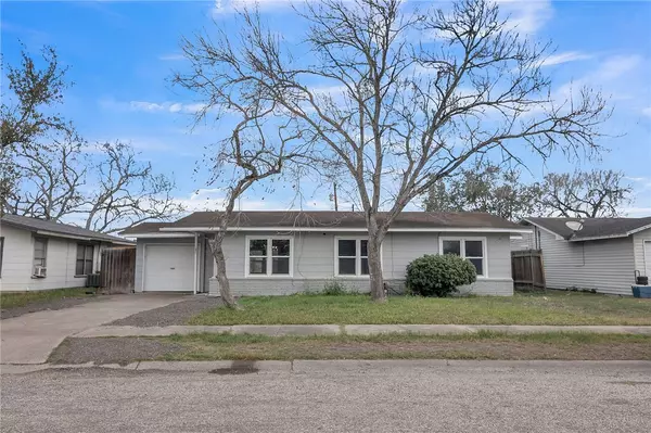 607 E Tubbs ST, Bishop, TX 78343