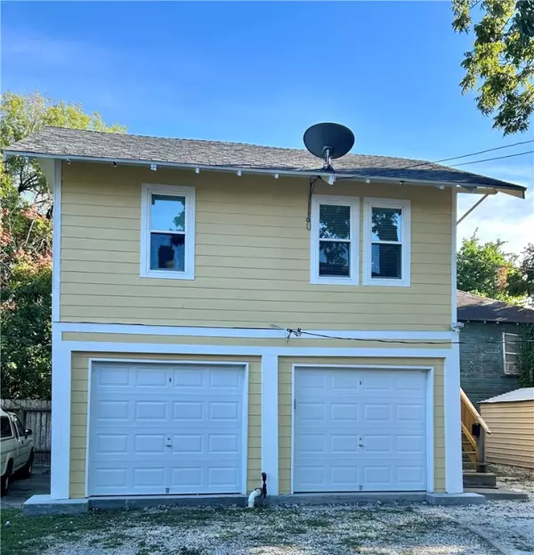 1009 1/2 Furman AVE, Corpus Christi, TX 78404