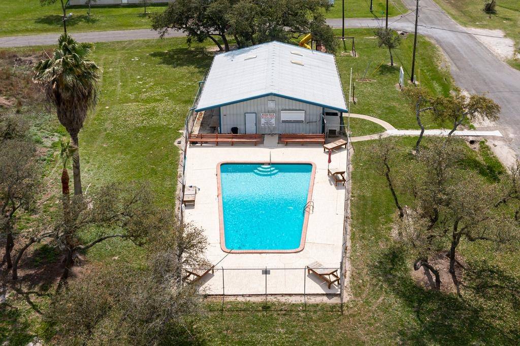 Rockport, TX 78382,408 Forest Oak