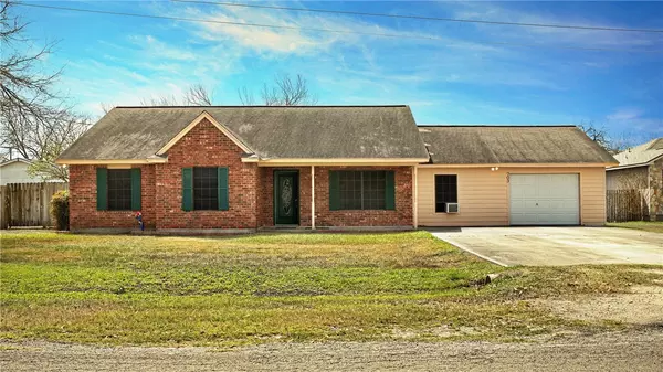 703 W Josephine AVE, Orange Grove, TX 78372