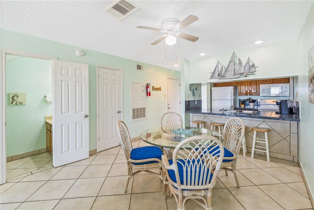 Corpus Christi, TX 78418,14802 WINDWARD DR #221