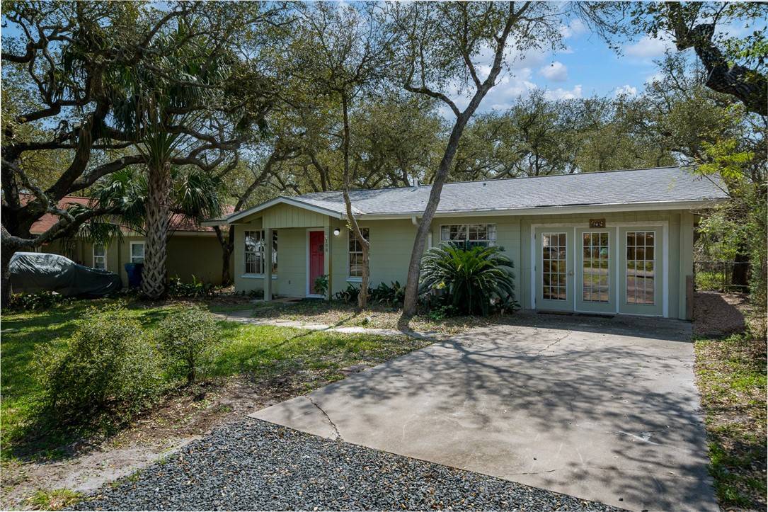 Rockport, TX 78382,108 Timber Lane Loop