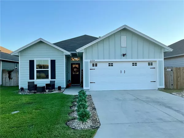 2209 Lighthouse LN, Aransas Pass, TX 78336