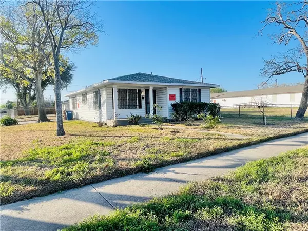 2945 Carver DR, Corpus Christi, TX 78405