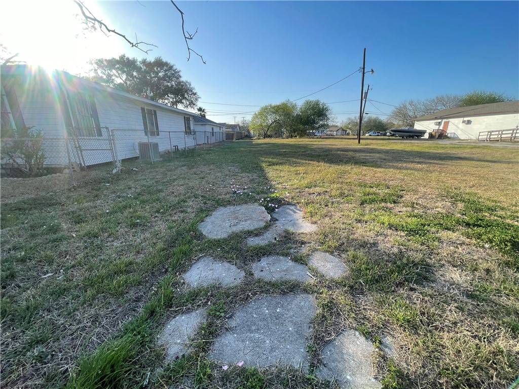 Corpus Christi, TX 78405,2945 Carver DR