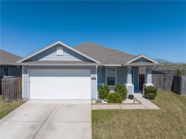 7438 Russ LN,  Corpus Christi,  TX 78414