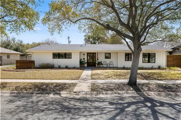 441 Dolphin PL,  Corpus Christi,  TX 78411