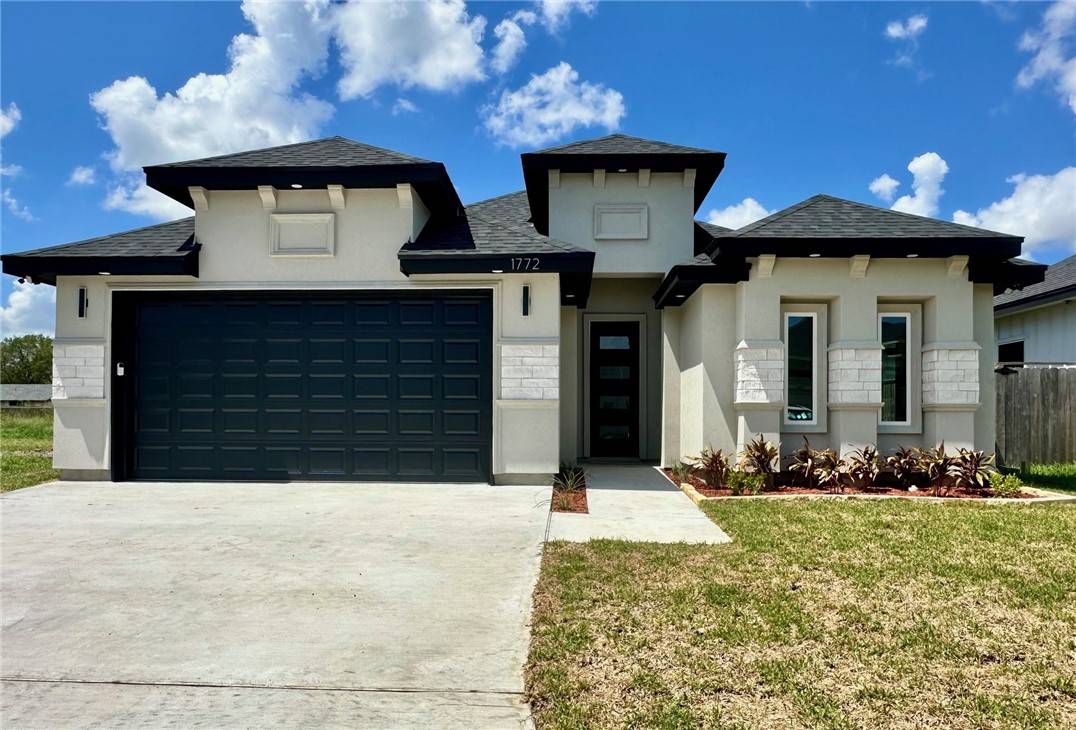 1772 Paraiso DR, Kingsville, TX 78363