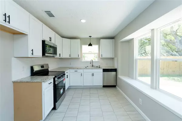 Aransas Pass, TX 78336,110 Saunders