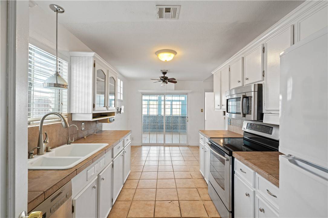 Corpus Christi, TX 78415,3101 Sylvan Crest DR