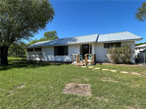 1317 Reed ST, Woodsboro, TX 78393